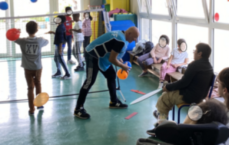 Le BCS a mené une séance de badminton à l'hôpital Raymond Poincaré